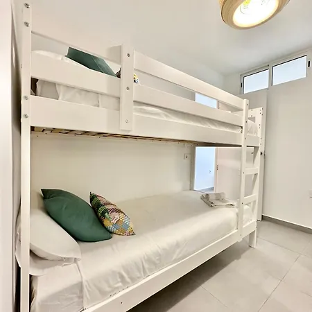 Torres De Yomely - M2c * 美洲海滩